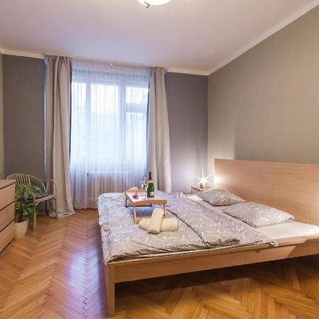 Modern Central Apartment Dlouha Прага Екстериор снимка