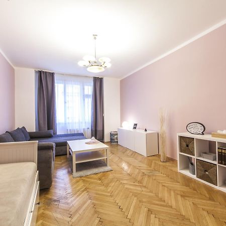 Modern Central Apartment Dlouha Прага Екстериор снимка