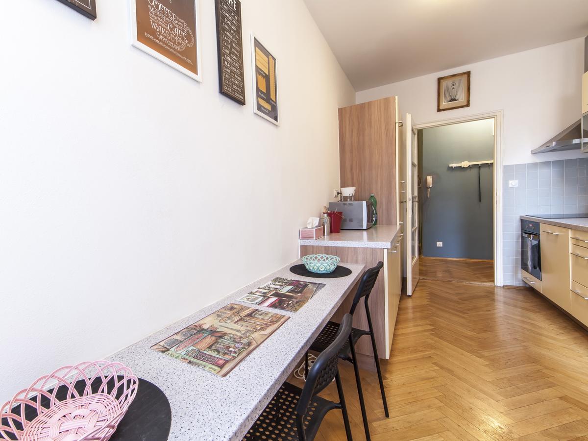 Modern Central Apartment Dlouha Прага Екстериор снимка