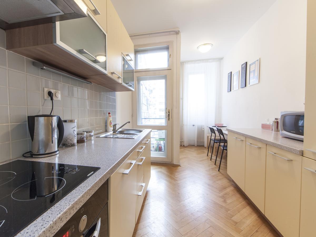 Modern Central Apartment Dlouha Прага Екстериор снимка